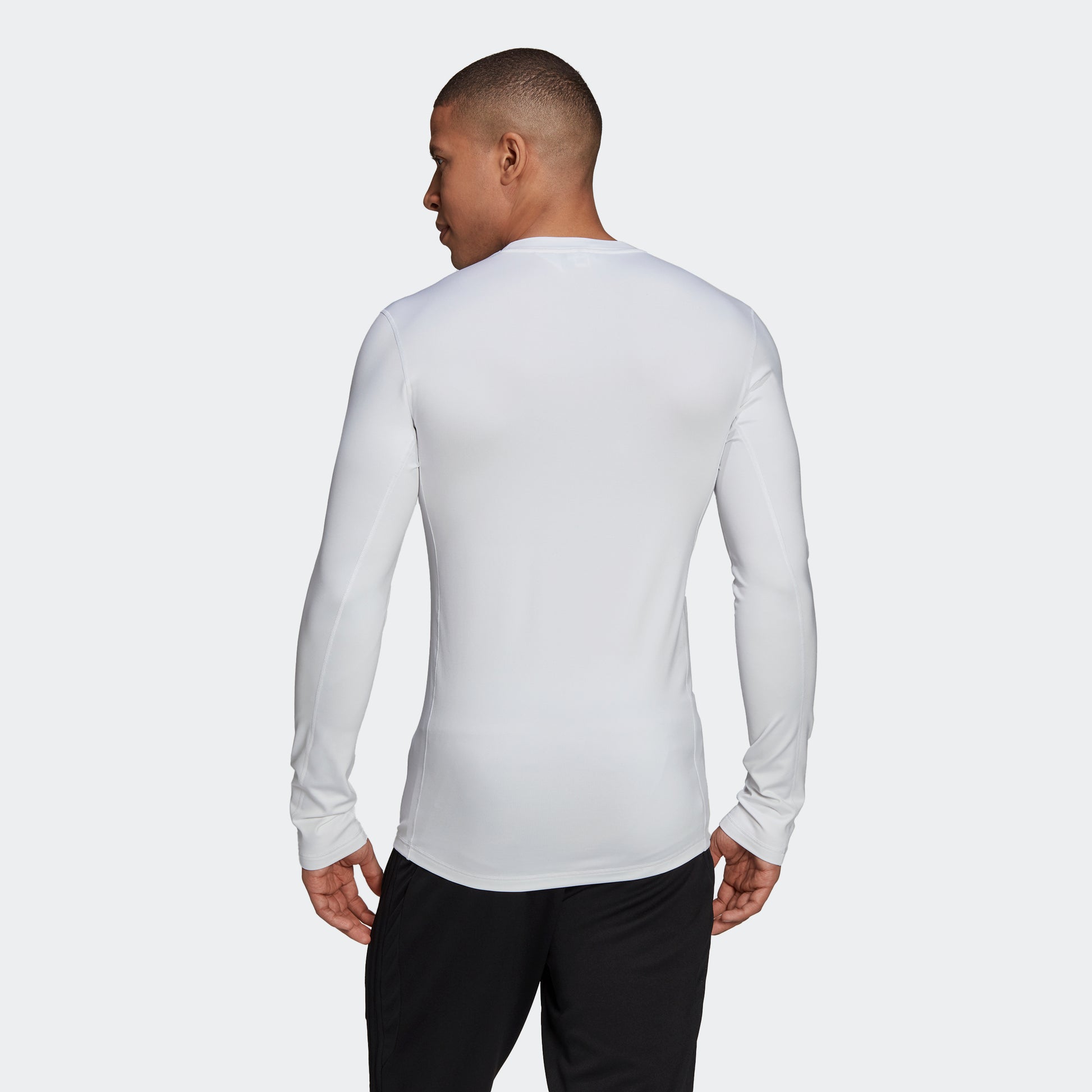 Men\'s adidas TECHFIT – Warm adidas stripe | White Top | 3 Long-Sleeve